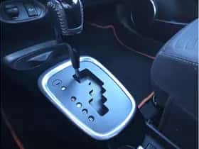 Toyota Yaris (2016) thumbnail 11