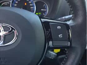 Toyota Yaris (2016) thumbnail 16