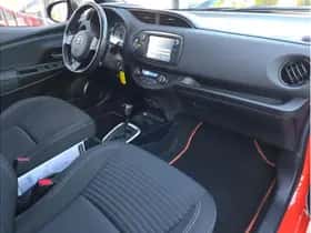 Toyota Yaris (2016) thumbnail 17