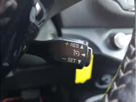 Toyota Yaris (2016) thumbnail 18