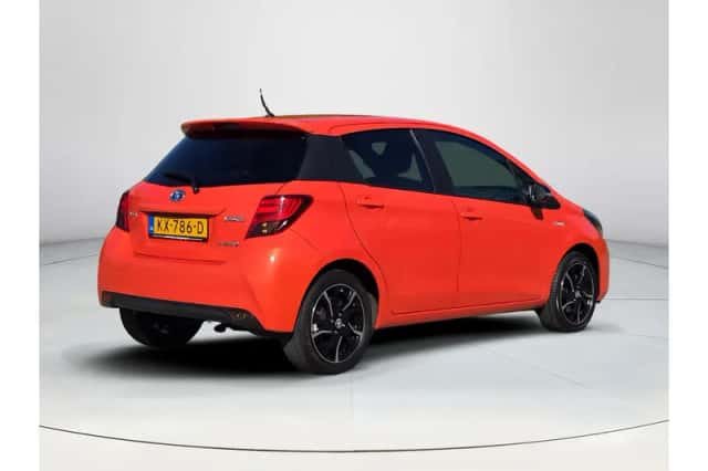 Toyota Yaris (2016) thumbnail 5