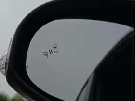 Toyota C-HR (2023) thumbnail 12