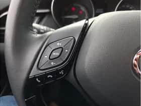 Toyota C-HR (2023) thumbnail 15