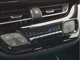 Toyota C-HR (2023) thumbnail 19