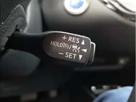 Toyota C-HR (2023) thumbnail 23