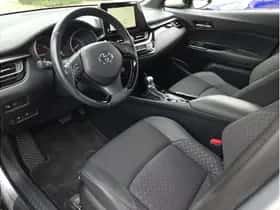 Toyota C-HR (2023) thumbnail 15
