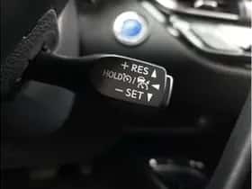 Toyota C-HR (2023) thumbnail 19