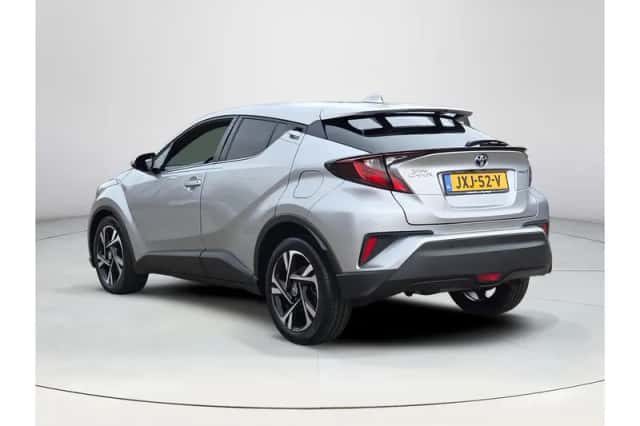Toyota C-HR (2023) thumbnail 3