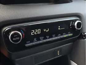 Toyota Yaris (2022) thumbnail 17