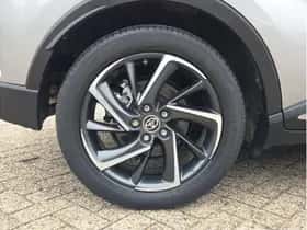 Toyota C-HR (2020) thumbnail 15