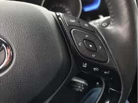 Toyota C-HR (2020) thumbnail 19