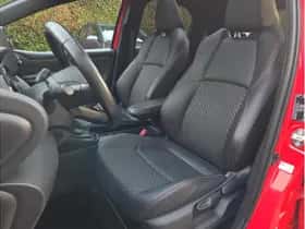 Toyota Yaris (2021) thumbnail 10