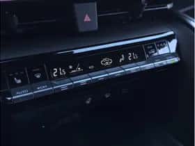 Toyota C-HR (2024) thumbnail 26
