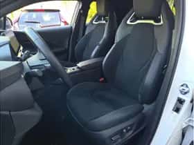 Toyota C-HR (2024) thumbnail 9