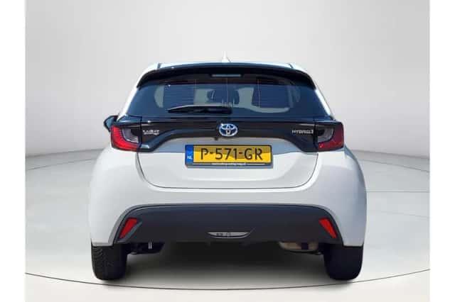 Toyota Yaris (2022) thumbnail 4