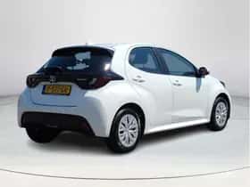 Toyota Yaris (2022) thumbnail 5