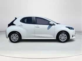 Toyota Yaris (2022) thumbnail 6