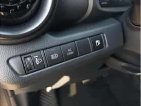 Toyota C-HR (2025) thumbnail 28