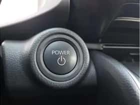 Toyota C-HR (2025) thumbnail 30