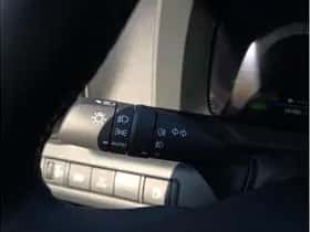 Toyota C-HR (2025) thumbnail 31