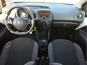 Toyota Aygo (2019) thumbnail 9