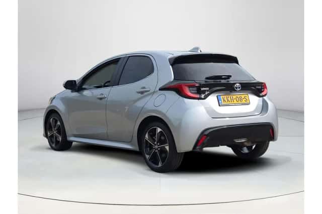 Toyota Yaris (2023) thumbnail 3