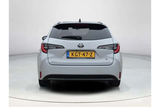 Toyota Corolla (2023) thumbnail 4