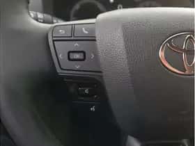 Toyota C-HR (2025) thumbnail 16