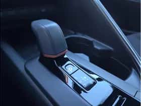 Toyota C-HR (2025) thumbnail 11