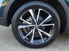 Toyota C-HR (2025) thumbnail 15