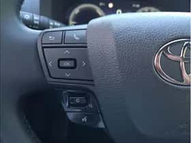 Toyota C-HR (2025) thumbnail 17