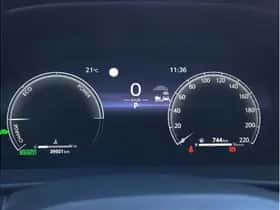 Toyota C-HR (2025) thumbnail 18