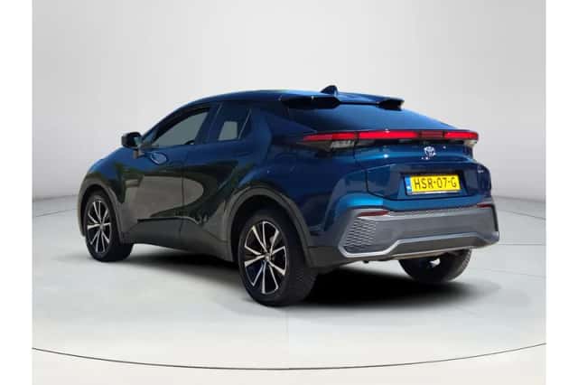 Toyota C-HR (2025) thumbnail 3