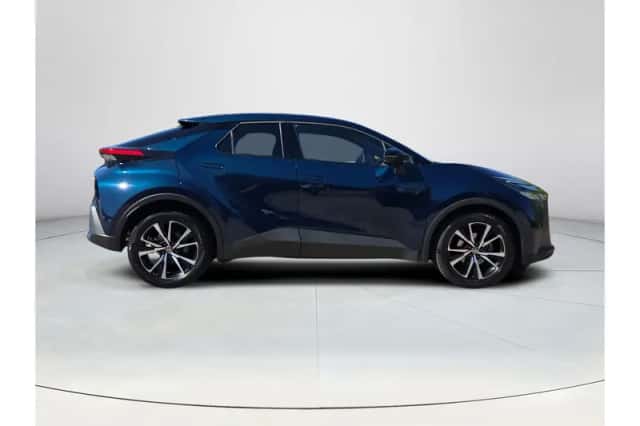 Toyota C-HR (2025) thumbnail 6