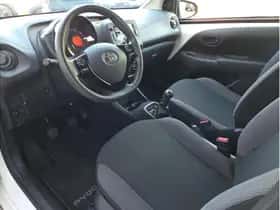 Toyota Aygo (2020) thumbnail 11