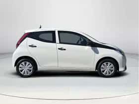 Toyota Aygo (2020) thumbnail 6