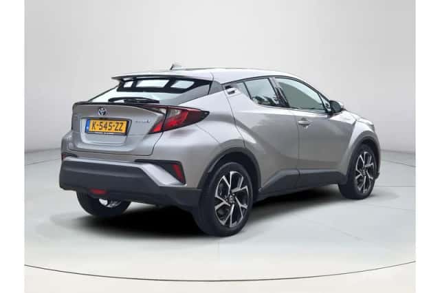 Toyota C-HR (2021) thumbnail 5