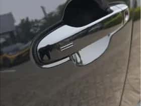 Toyota C-HR (2019) thumbnail 28