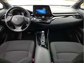 Toyota C-HR (2019) thumbnail 9