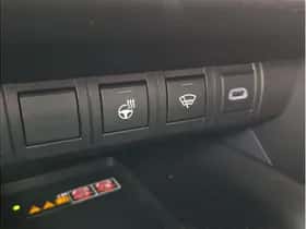Toyota C-HR (2024) thumbnail 23