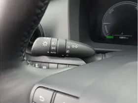 Toyota C-HR (2024) thumbnail 29