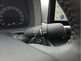 Toyota C-HR (2024) thumbnail 30
