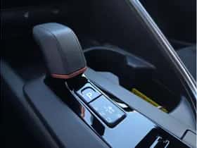 Toyota C-HR (2025) thumbnail 11