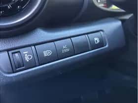 Toyota C-HR (2025) thumbnail 19