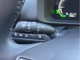 Toyota C-HR (2025) thumbnail 29