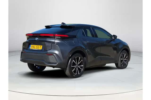 Toyota C-HR (2025) thumbnail 5