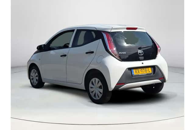 Toyota Aygo (2018) thumbnail 3