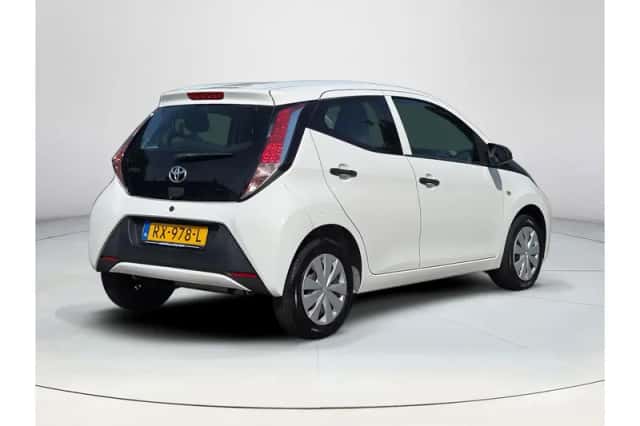 Toyota Aygo (2018) thumbnail 5