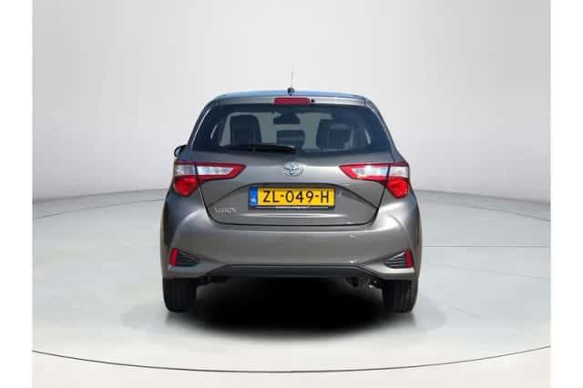 Toyota Yaris (2019) thumbnail 4