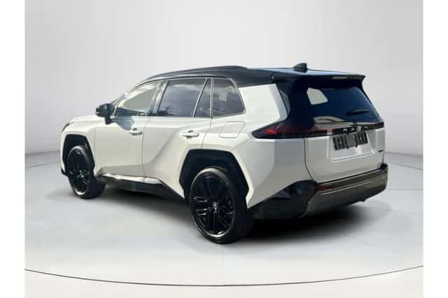 Toyota RAV4 (2026) thumbnail 3